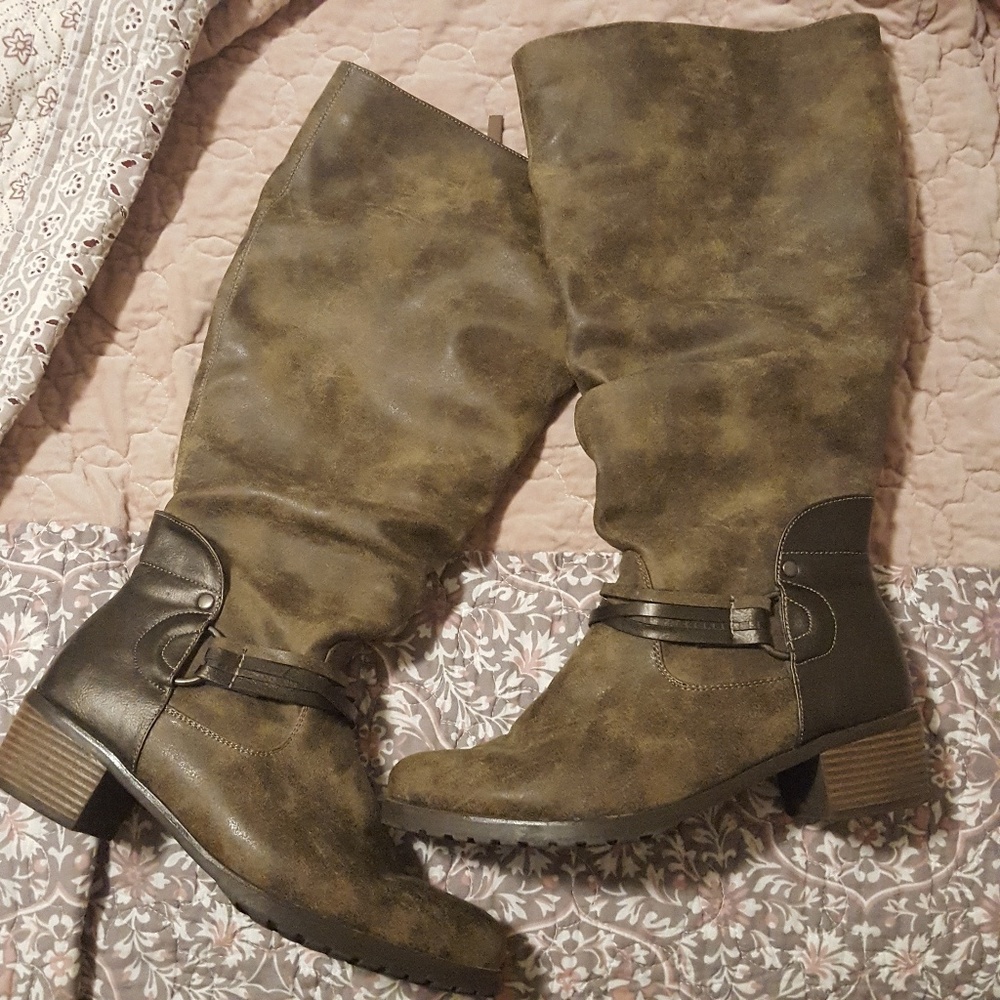 Wide calf boots